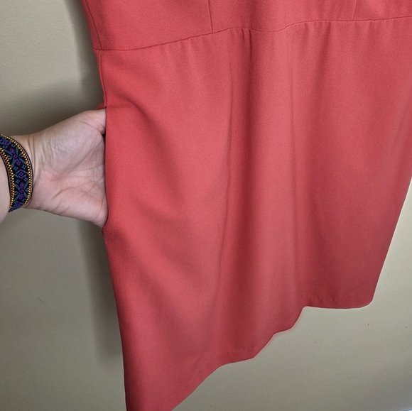 Cupcakes & Cashmere | Dark Coral Sheath Dress with Deep V-back Size 4 - Picture 6 of 7
